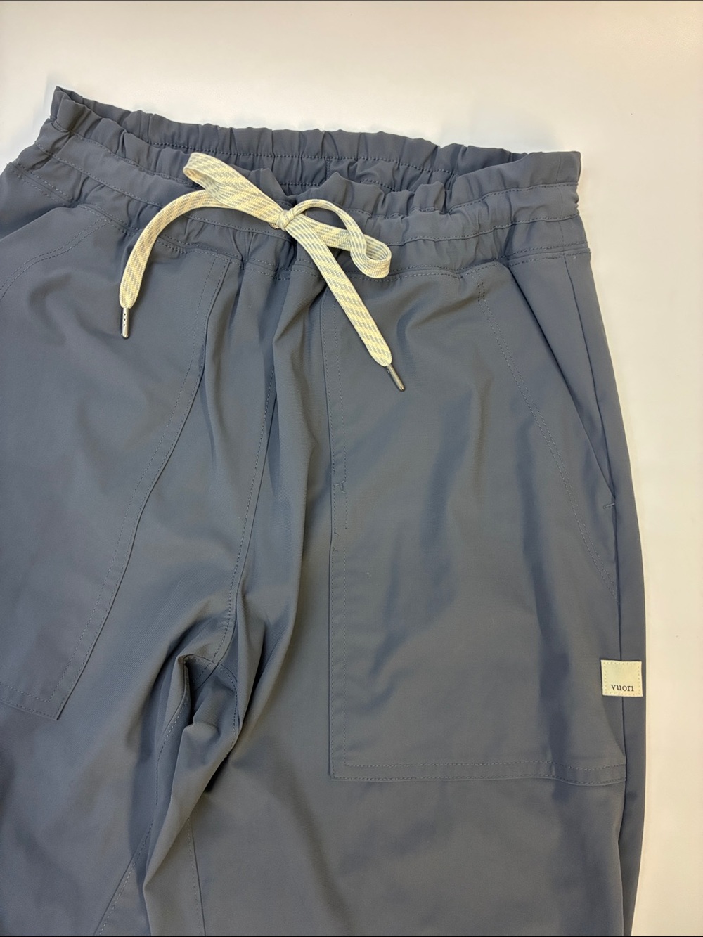 Vuori Women's Miles Jogger, grey, Women’s Small - Picture 6 of 16